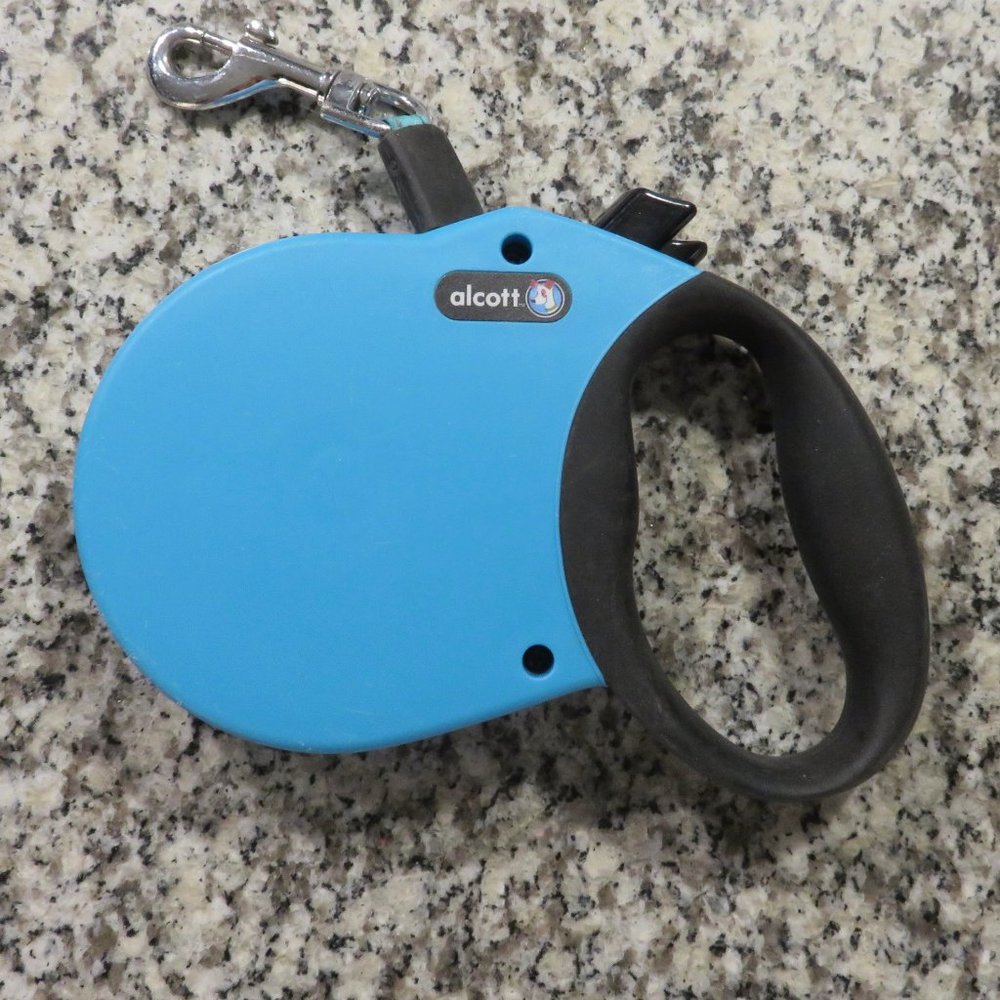 Like New Alcott Adventure Retractable Dog Leash  - Small - Picture 2 of 11